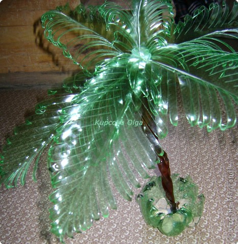 Поделка, изделие Вырезание: Пальма из пластиковой бутылки зелёненькая Бутылки. Фото 1