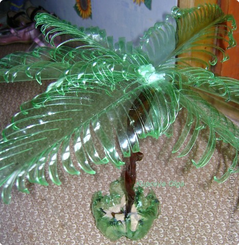 Поделка, изделие Вырезание: Пальма из пластиковой бутылки зелёненькая Бутылки. Фото 3