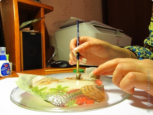 Мастер-класс Декупаж, Роспись: Пробный мастер-класс "Тарелка с Сантой" :)) Стекло Новый год. Фото 3