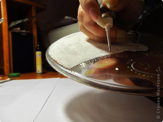 Мастер-класс Декупаж, Роспись: Пробный мастер-класс "Тарелка с Сантой" :)) Стекло Новый год. Фото 10