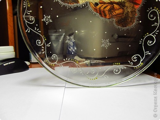 Мастер-класс Декупаж, Роспись: Пробный мастер-класс "Тарелка с Сантой" :)) Стекло Новый год. Фото 11