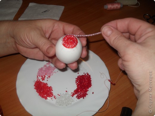  Мастер-класс Бисероплетение: Сувенирные яйца Бисер Пасха. Фото 21