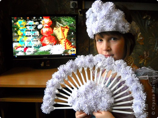 Новогодние аксессуары: снежный веер и корона.. Фото 6