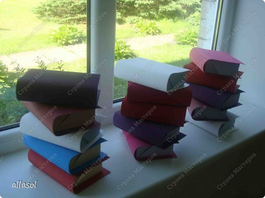 Упаковка Бумагопластика: Коробочка-книжка Картон, Картон гофрированный, Скотч Выпускной, День учителя, Начало учебного года. Фото 9 Упаковка Бумагопластика: Коробочка-книжка Картон, Картон гофрированный, Скотч Выпускной, День учителя, Начало учебного года. Фото 9