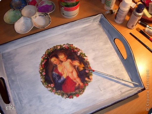 Декор предметов, Мастер-класс Декупаж: Поднос "Мадонна с младенцем", Рубенс. Краска, Салфетки. Фото 5