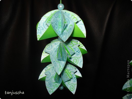 Поделка, изделие,  Оригами из кругов, : Украшение из цветочков  Бумага День матери, День рождения, . Фото 2