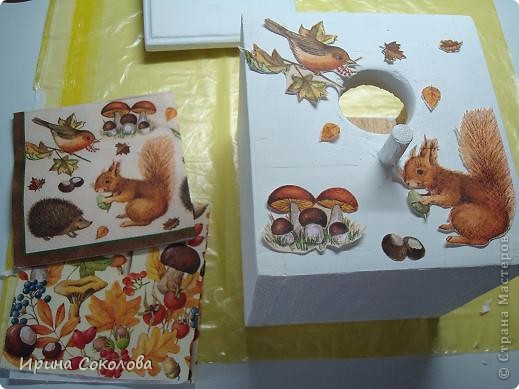Декор предметов, Мастер-класс Декупаж: Новая жизнь старого скворечника Картон, Клей, Краска, Пастель, Салфетки Отдых, Праздник осени. Фото 8