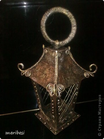 Поделка, изделие Аппликация из скрученных жгутиков, Моделирование, Папье-маше: Новогодний фонарь Гуашь, Картон гофрированный, Клей, Краска, Салфетки, Скорлупа яичная, Скотч Новый год. Фото 14