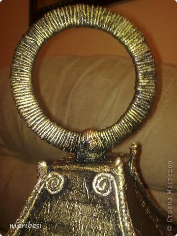 Поделка, изделие Аппликация из скрученных жгутиков, Моделирование, Папье-маше: Новогодний фонарь Гуашь, Картон гофрированный, Клей, Краска, Салфетки, Скорлупа яичная, Скотч Новый год. Фото 3