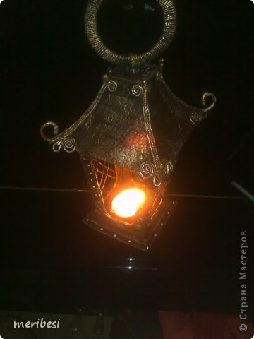 Поделка, изделие Аппликация из скрученных жгутиков, Моделирование, Папье-маше: Новогодний фонарь Гуашь, Картон гофрированный, Клей, Краска, Салфетки, Скорлупа яичная, Скотч Новый год. Фото 15