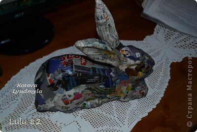 Скоро Пасха, во многих странах символом этого праздника является пасхальный заяц. Вот я и решила его сделать. . Фото 11