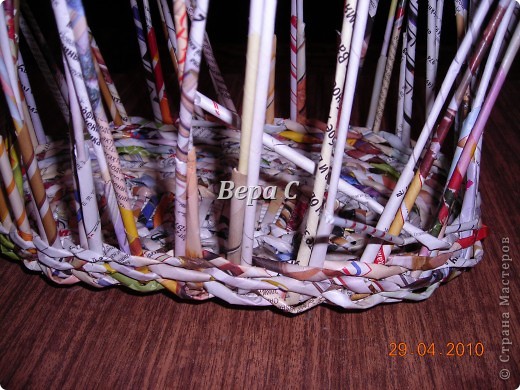 Мастер-класс,  Плетение, :  Опять  газета...  плетение овального донышка...  плетение двумя палочками ( 1 часть) Бумага журнальная Отдых, . Фото 11