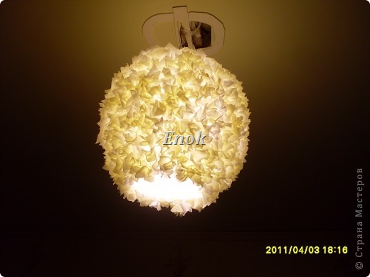 Интерьер, Мастер-класс, Поделка, изделие Торцевание: Люстра из салфеток и ниток. Торцевание МК Клей, Нитки, Салфетки, Шарики воздушные. Фото 4