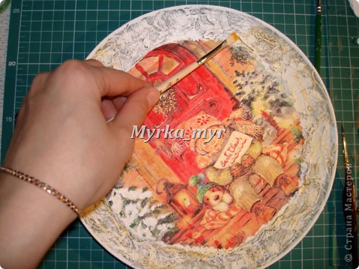 Мастер-класс, Поделка, изделие Декупаж: Новогодняя тарелка. Обещанный МК. Краска, Салфетки Новый год. Фото 19 Мастер-класс, Поделка, изделие Декупаж: Новогодняя тарелка. Обещанный МК. Краска, Салфетки Новый год. Фото 19