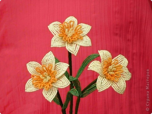 Нарцисс из бисера мастер класс с пошаговым фото для начинающих Нарцисс из бисера мастер класс с пошаговым фото для начинающих
