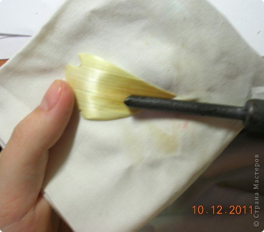 Мастер-класс Аппликация Как я делаю розочки для картин из соломки МК Соломка фото 7