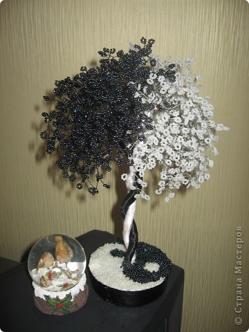 ...Сайт по теме: деревья и цветы из бисера и содержит фото, сакура, дерево любви, бонсай, инь янь, осеннее.