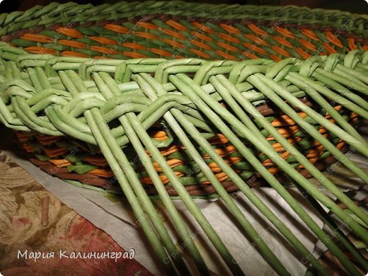 Поделка изделие Декупаж Плетение Раз шкатулка два шкатулка Бумага газетная Картон Трубочки бумажные фото 10
