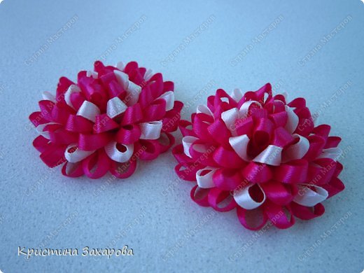 Бирюзовый цветок канзаши из атласных лент