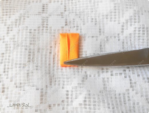 Мастер-класс Украшение Цумами Канзаши МК лепесточка и вариант его применения Ленты фото 6