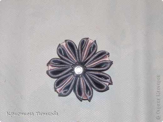 Мастер-класс Цумами Канзаши МК - Канзаши новый лепесток + цветок Бусинки Клей Ленты Нитки фото 1