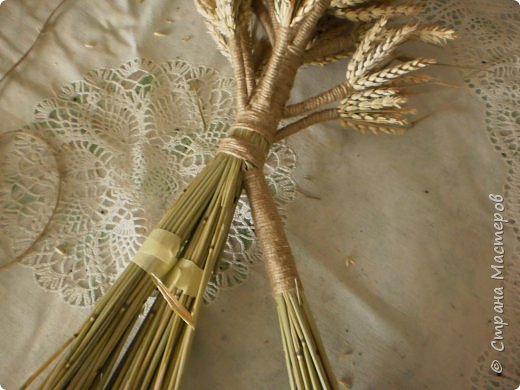 Мастер-класс Оберег Плетение Дидух из колосков пшеницы Материал природный Шпагат фото 18