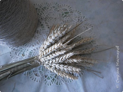 Мастер-класс Оберег Плетение Дидух из колосков пшеницы Материал природный Шпагат фото 6