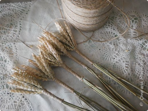 Мастер-класс Оберег Плетение Дидух из колосков пшеницы Материал природный Шпагат фото 8