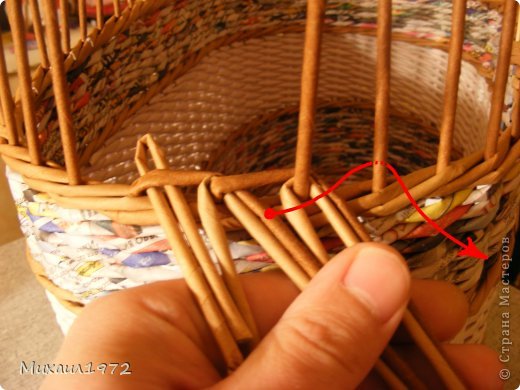 Поделка изделие Плетение Корзина для овощей Трубочки бумажные фото 10