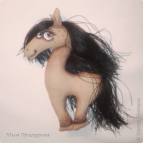Игрушка Мастер-класс Новый год Шитьё Изготовление текстильной лошадки - символа 2014 года Ткань фото 22