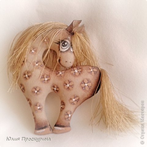 Игрушка Мастер-класс Новый год Шитьё Изготовление текстильной лошадки - символа 2014 года Ткань фото 21