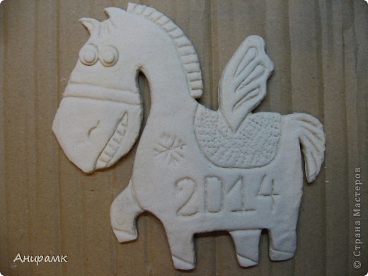Мастер-класс Поделка изделие Новый год Лепка Встречаем символ Нового Года - Синюю лошадку-пегасика  - Гуашь Тесто соленое фото 2