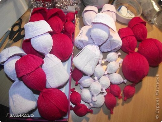 Мастер-класс Свит-дизайн Новый год Моделирование конструирование Дед Мороз и Снегурочка Бумага гофрированная фото 10