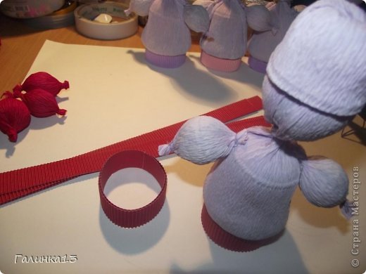 Мастер-класс Свит-дизайн Новый год Моделирование конструирование Дед Мороз и Снегурочка Бумага гофрированная фото 11