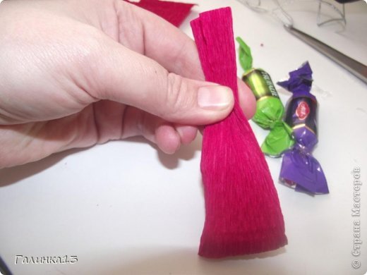 Мастер-класс Свит-дизайн Новый год Моделирование конструирование Дед Мороз и Снегурочка Бумага гофрированная фото 18