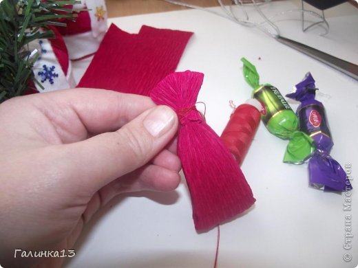 Мастер-класс Свит-дизайн Новый год Моделирование конструирование Дед Мороз и Снегурочка Бумага гофрированная фото 19