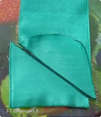 Мастер-класс 8 марта Цумами Канзаши листик для цветка канзаши Ленты фото 3