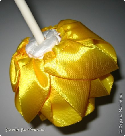 Мастер-класс Поделка изделие Цумами Канзаши Желтая роза подробный МК  Ленты Проволока фото 10