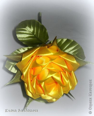 Мастер-класс Поделка изделие Цумами Канзаши Желтая роза подробный МК  Ленты Проволока фото 24