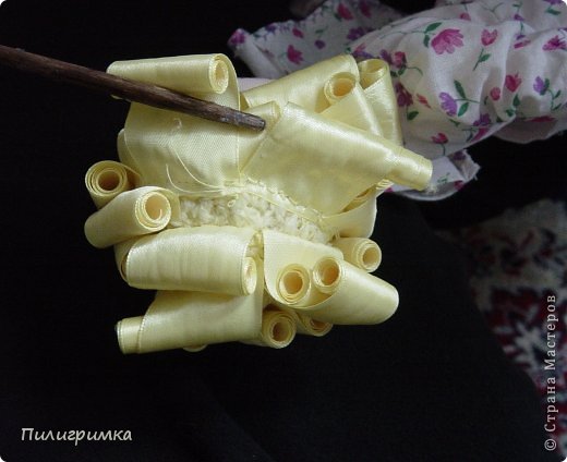 Куклы Мастер-класс Моделирование конструирование Волосы из атласной ленты Ленты фото 18