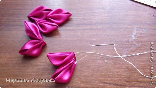 Мастер-класс Цумами Канзаши МК нового лепестка и вариант его применения Бусины Ленты Нитки Фетр фото 9