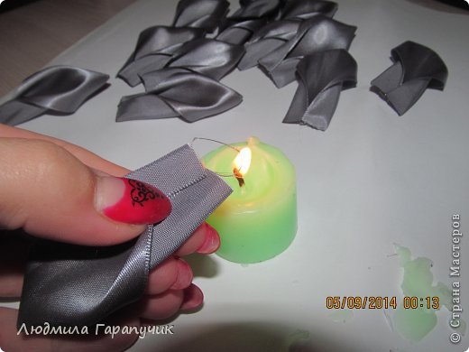Мастер-класс Украшение Цумами Канзаши Бантики-цветочки для дочки МК и роза из фома Ленты Пуговицы фото 5