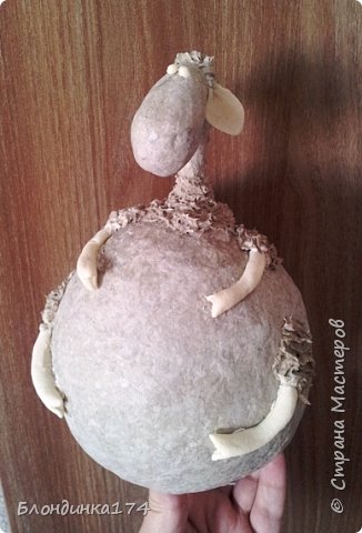 Мастер-класс Поделка изделие Новый год Папье-маше Овечка-копилка   Бумага Клей Краска Тесто соленое фото 17