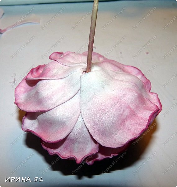 Мастер-класс Флористика искусственная Моделирование конструирование МК Чайно-гибридная роза из фоамирана Фоамиран фом фото 18