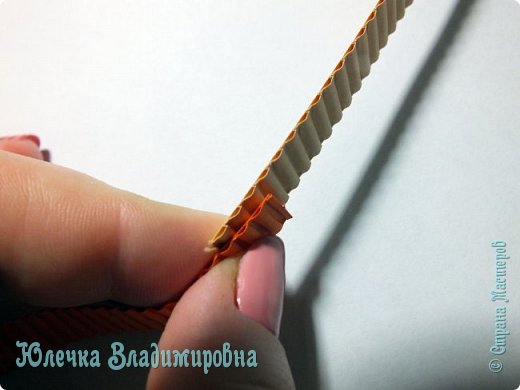 Мастер-класс Поделка изделие Новый год Гофроквиллинг Магнит Хозяйка года - Озорница Картон гофрированный фото 4