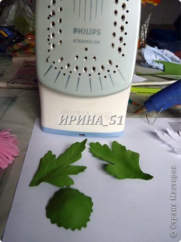 Мастер-класс Флористика искусственная Хризантемы из фоамирана МК Клей Фоамиран фом фото 13