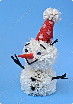 Снеговик в технике торцевание на пластилине