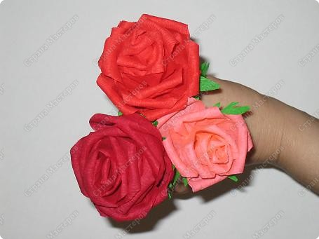 1. Розы из гофрированной бумаги - вариант 1