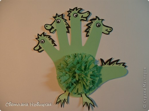 волшебные ладошки. дракон из ладошек большой. дракон из ладошек. дракон из ладошек большой. поделки из ладони.