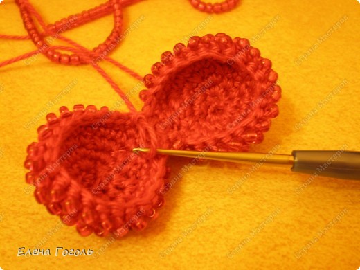 Это сердечко я хотела связать на прошлый День Святого Валентина. А нитки для бисера уже были куплены, но я никак не могла с ними разобраться. А тут, как всегда благодаря Ирине, такой повод и тема кстати. фото 5